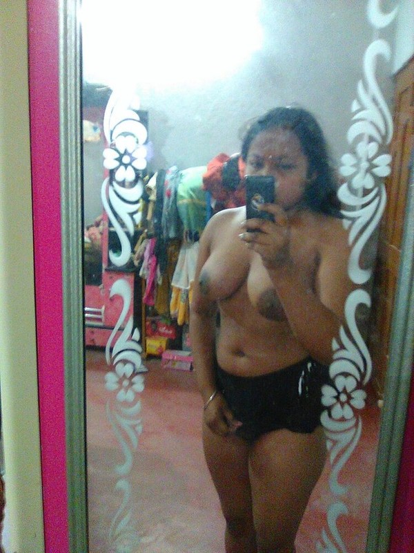 Chubby Indian girlfriend nude posing photos 4