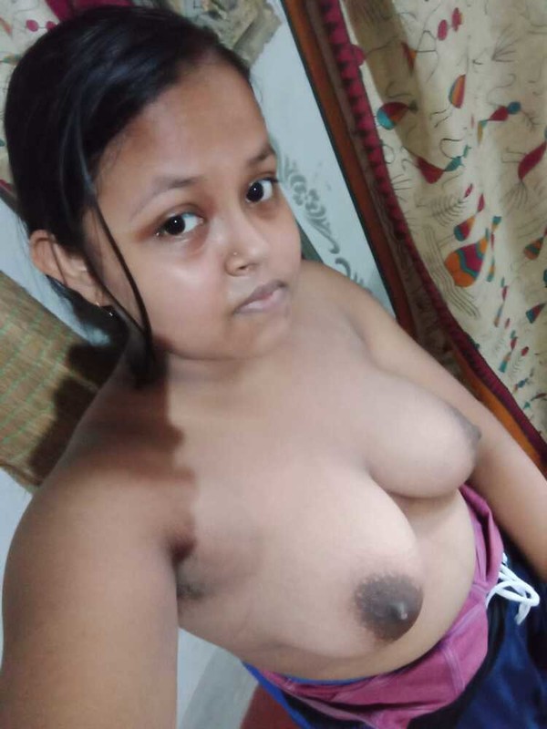 Chubby Indian girlfriend nude posing photos 7