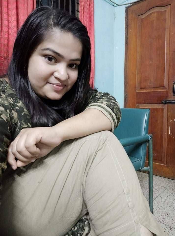 Chubby Indian housewife naked selfies for ex-lover 1