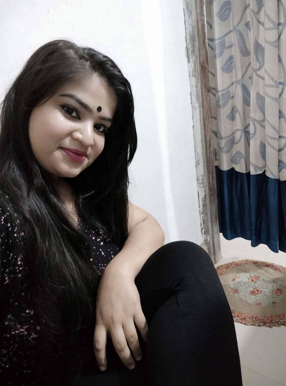 Chubby Indian housewife naked selfies for ex-lover 3