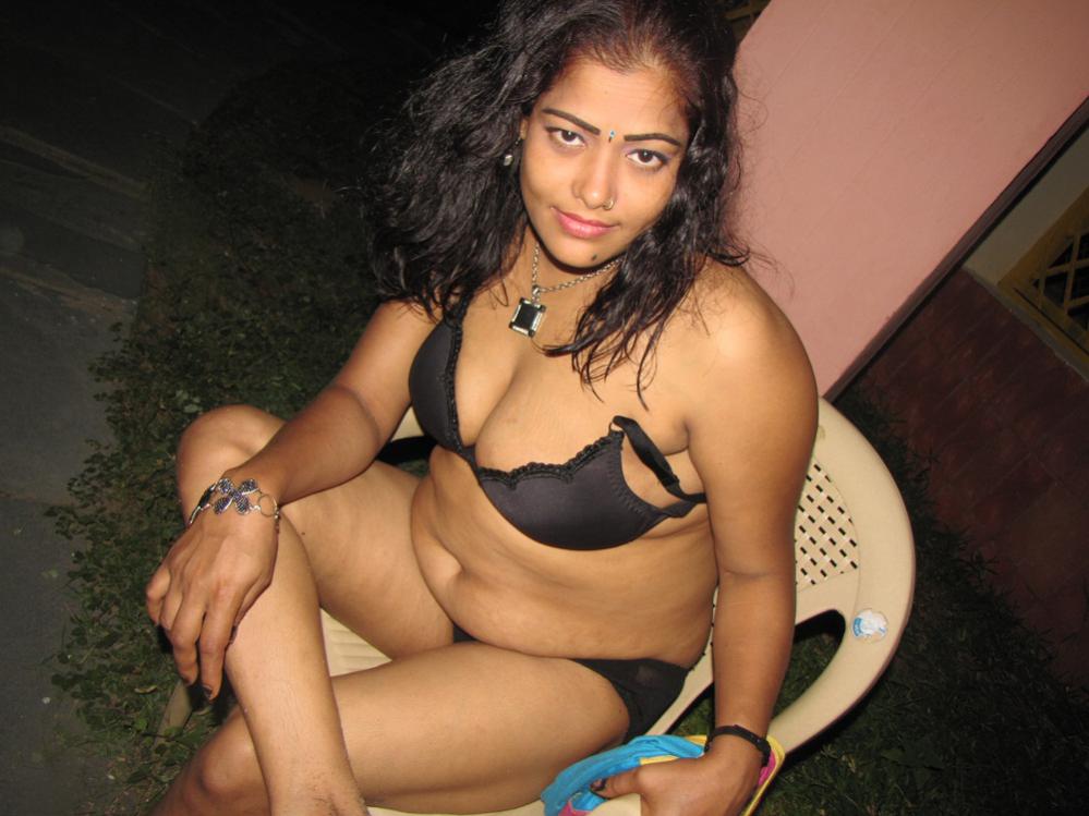 Chubby Indian MILF pics for MILF lovers 8