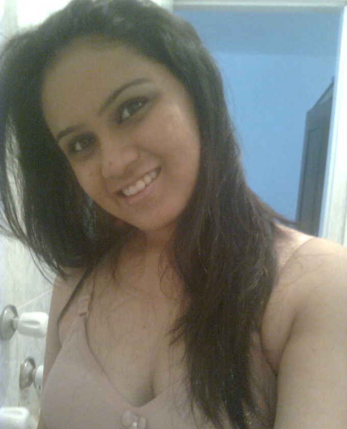 Chubby Mumbai girl nude pics 4