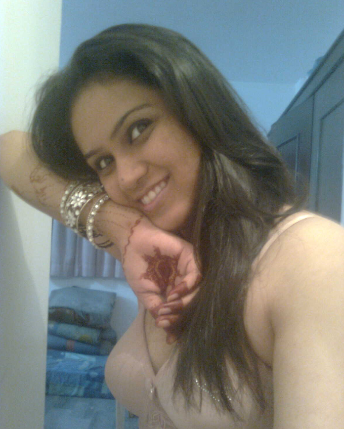 Chubby Mumbai girl nude pics 5