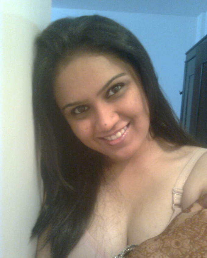 Chubby Mumbai girl nude pics 8