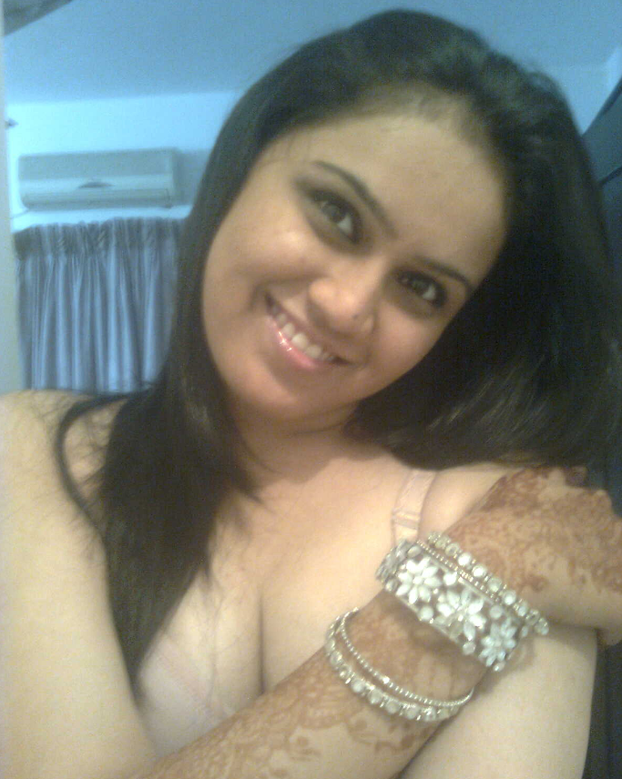 Chubby Mumbai girl nude pics 9