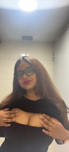 Classy Indian girl showing huge milk tankers 3