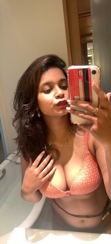 Classy Indian girl showing huge milk tankers 5