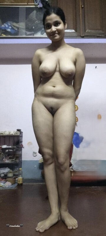 Close up pussy showing of cute desi girl in bra 5