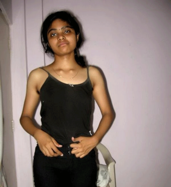 College girl nude photos exhibited for the first time online 2