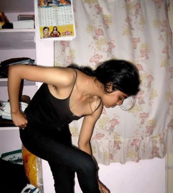 College girl nude photos exhibited for the first time online 3