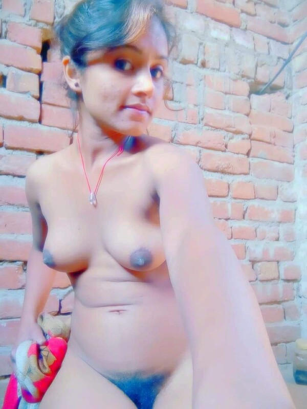 College girl removing bra and nude photos 1