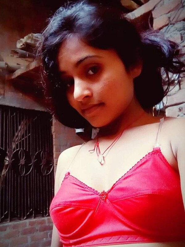 College girl removing bra and nude photos 8