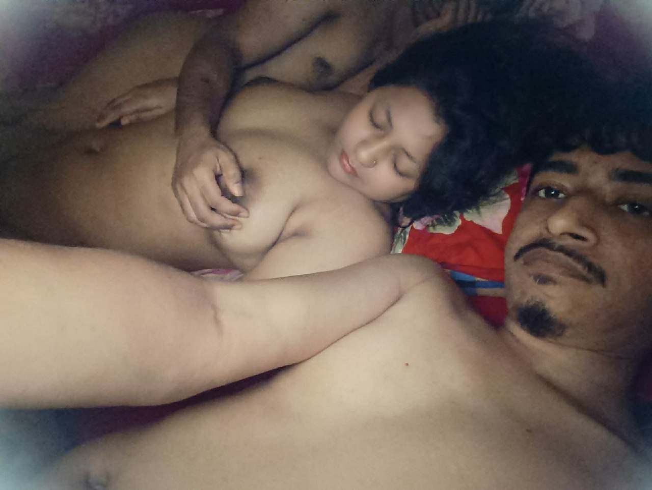 Cuckold hubby sharing wife and threesome pics 10