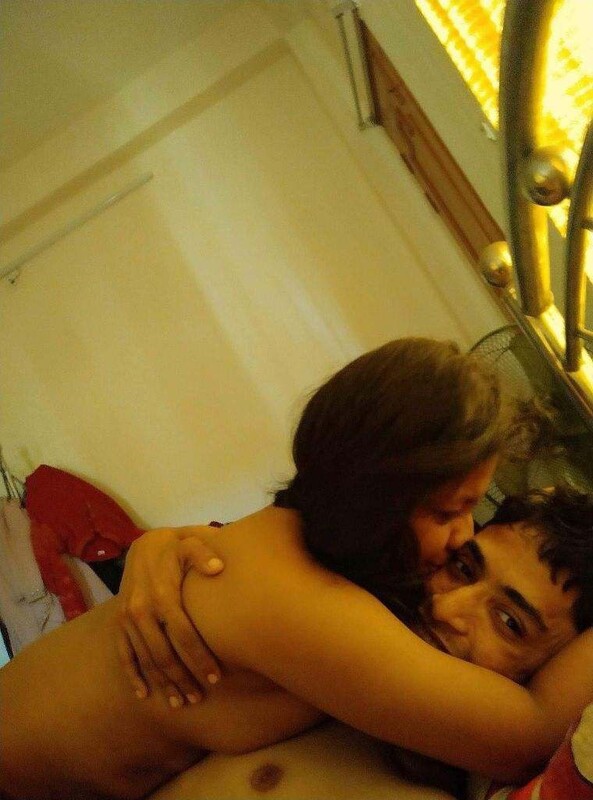 Cuckold hubby sharing wife with friend – threesome 5