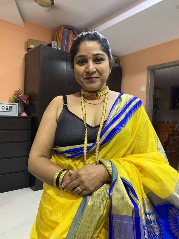Cum on face blowjob aunty in saree with husband friend 1