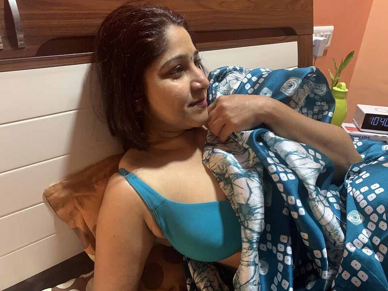 Cum on face blowjob aunty in saree with husband friend 3
