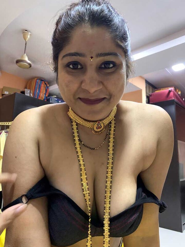 Cum on face blowjob aunty in saree with husband friend 4