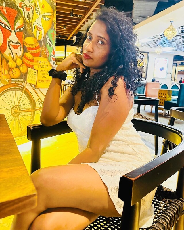 Curly hair Indian girl nude blowjob to big dick 1