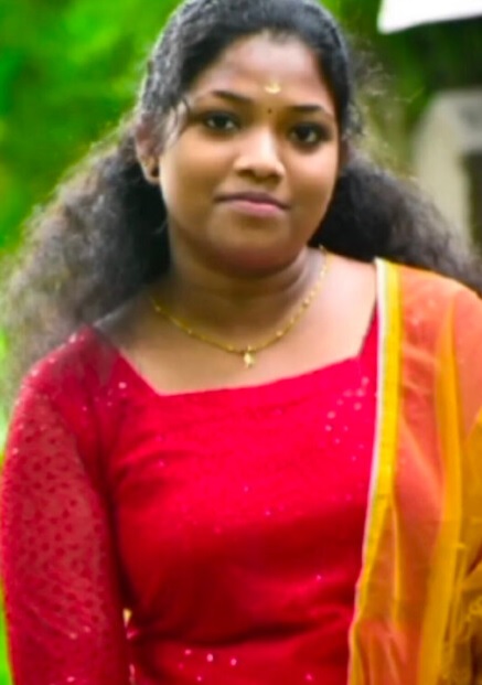 Curly hair mallu girl big boobs showing selfies 1