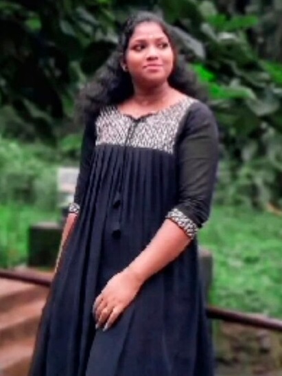 Curly hair mallu girl big boobs showing selfies 2