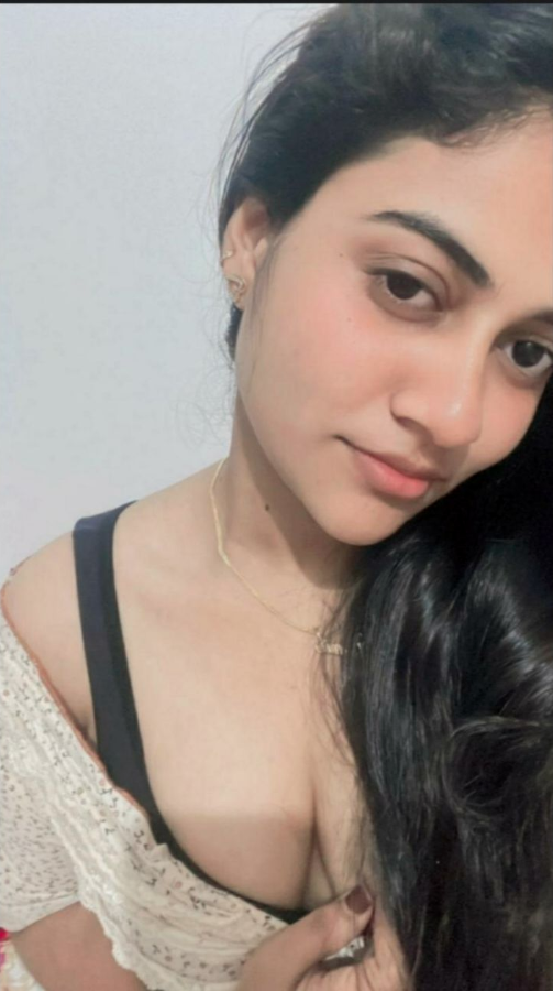 Cute college girl selfie boob showing few pics 3