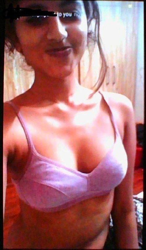 Cute college Indian girl boobs showing selfie 2