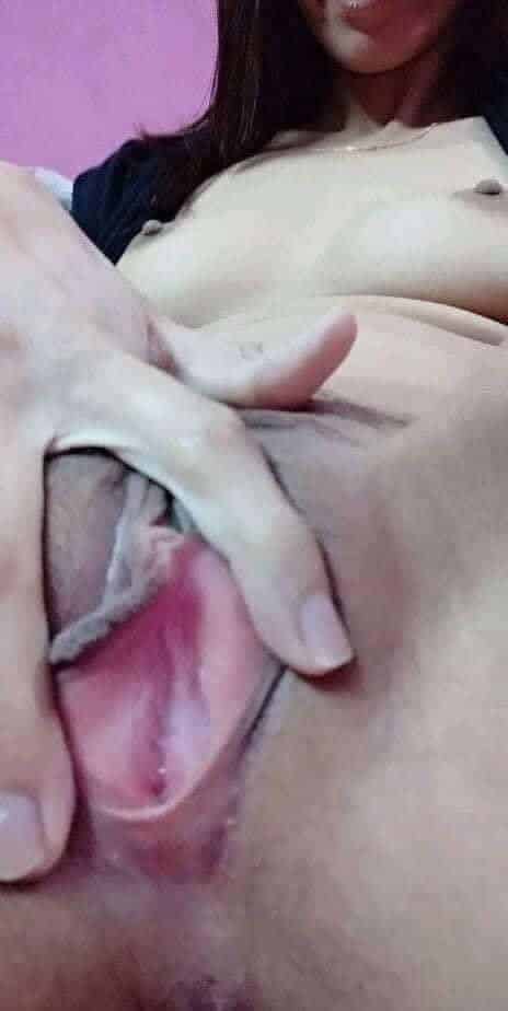 Cute desi girl selfie photos leaked online 6