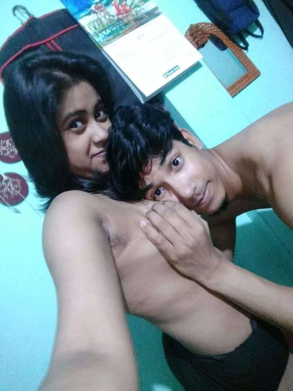 Cute girl leaked pics with her bf in nudity 1