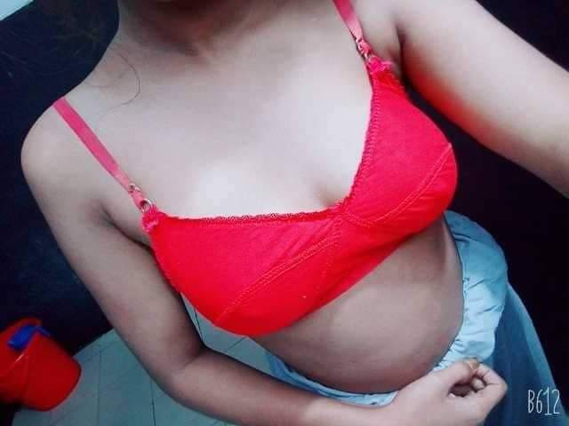 Cute girl nude selfie photos leaked online 14