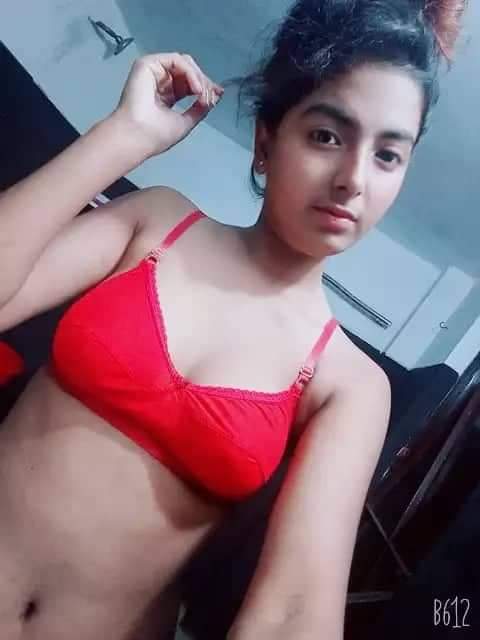 Cute girl nude selfie photos leaked online 5