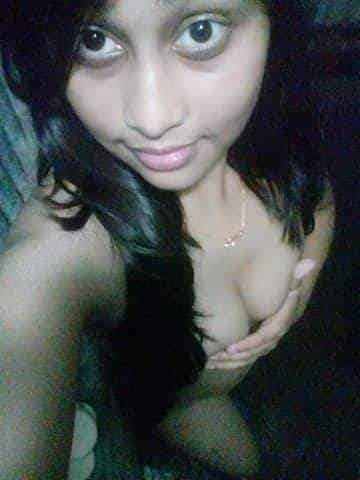 Cute girl nude selfies to make your dick erect in seconds 1