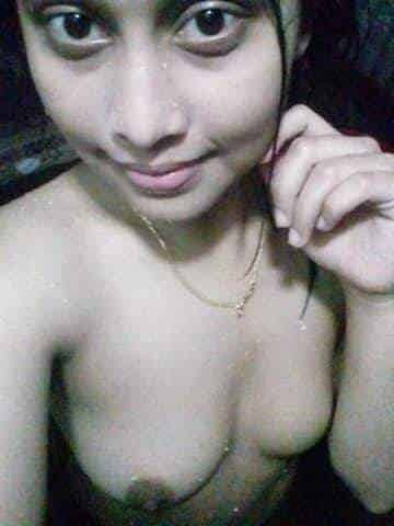 Cute girl nude selfies to make your dick erect in seconds 14