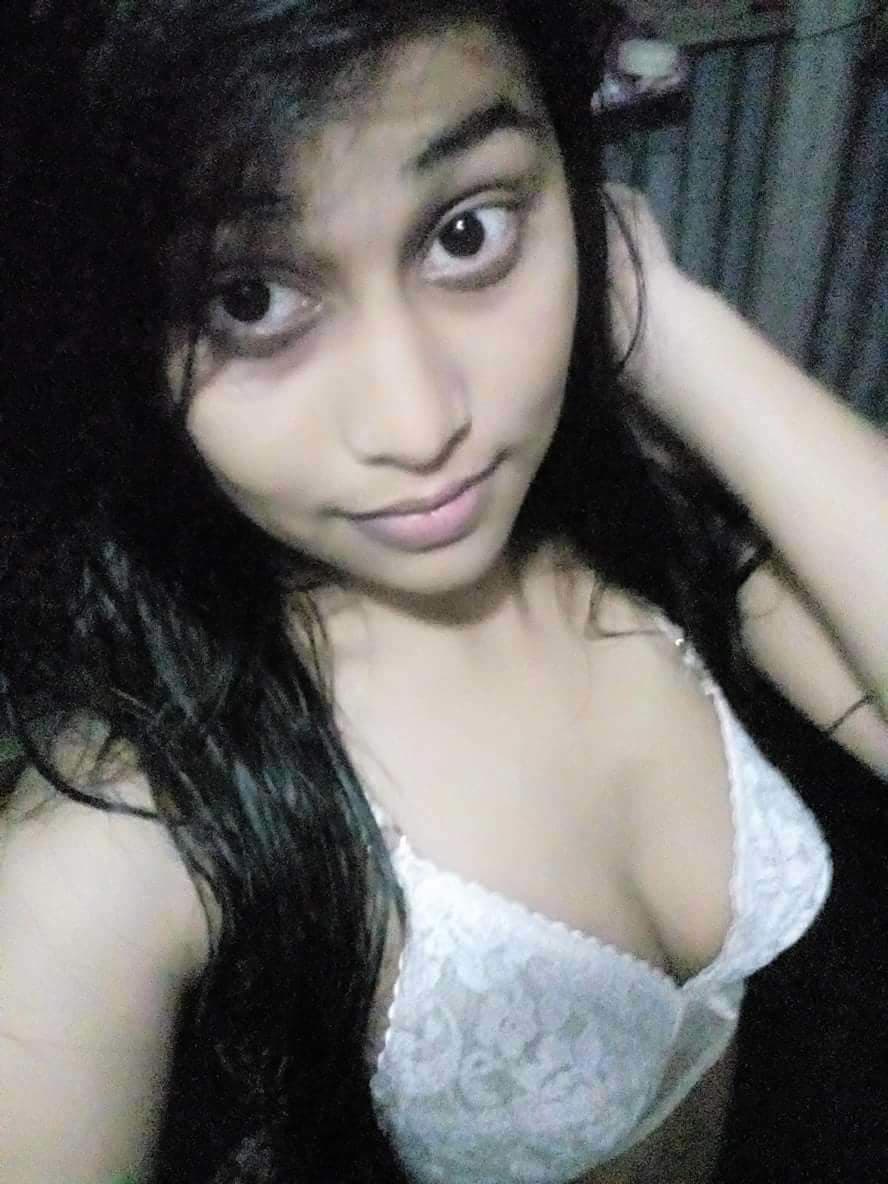 Cute girl nude selfies to make your dick erect in seconds 15