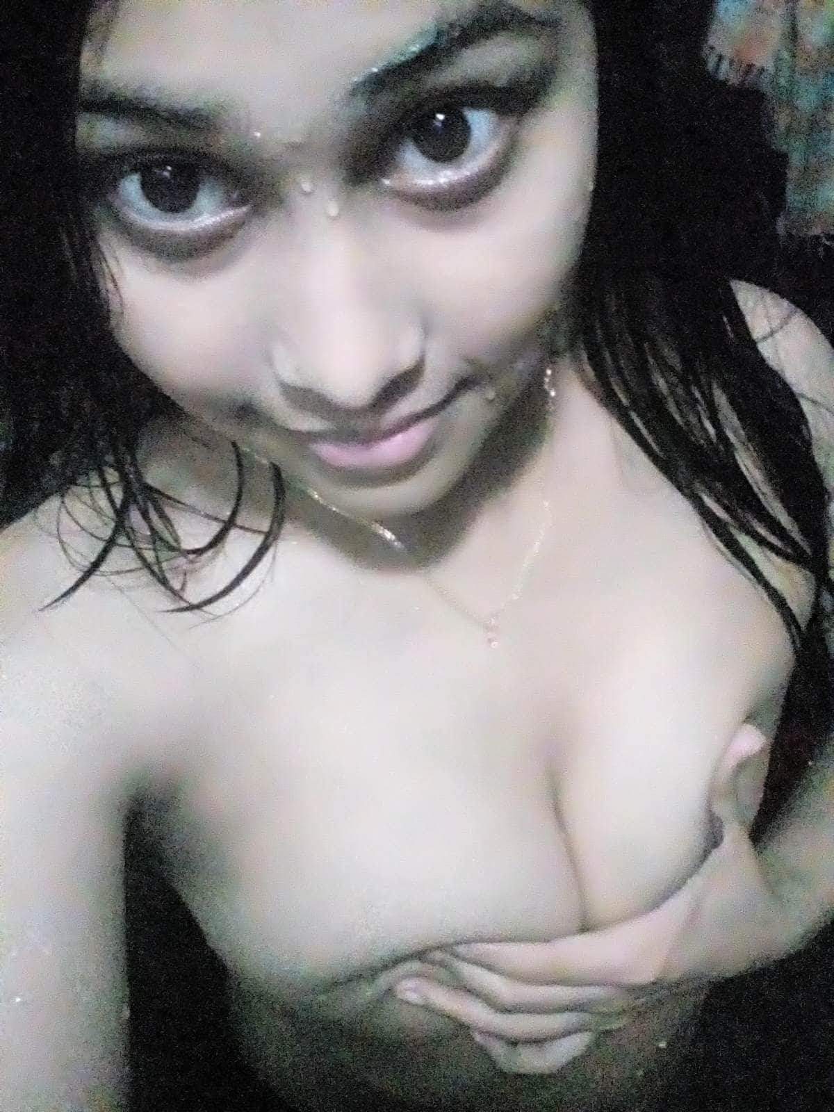 Cute girl nude selfies to make your dick erect in seconds 16