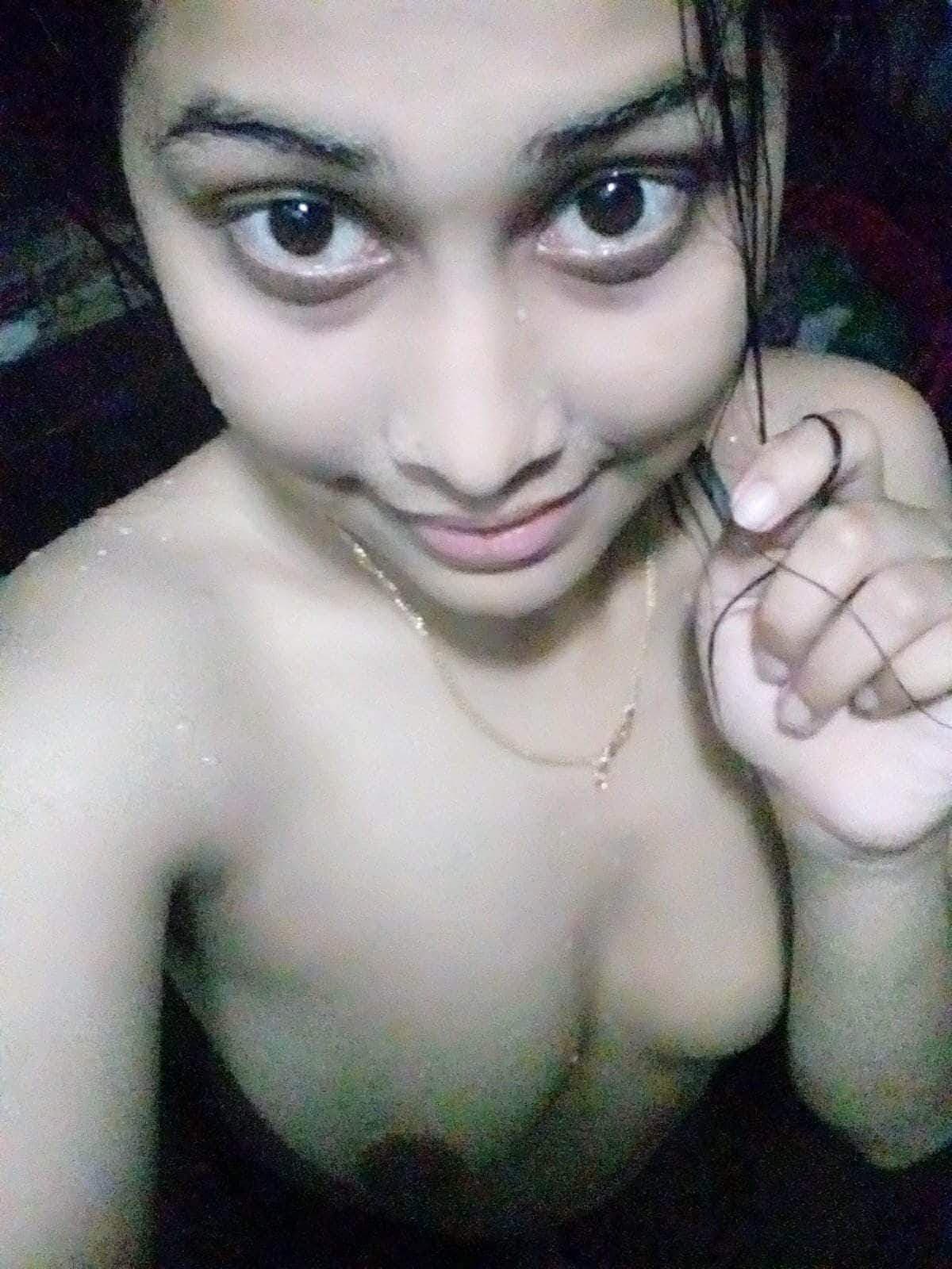Cute girl nude selfies to make your dick erect in seconds 3