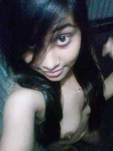 Cute girl nude selfies to make your dick erect in seconds 8