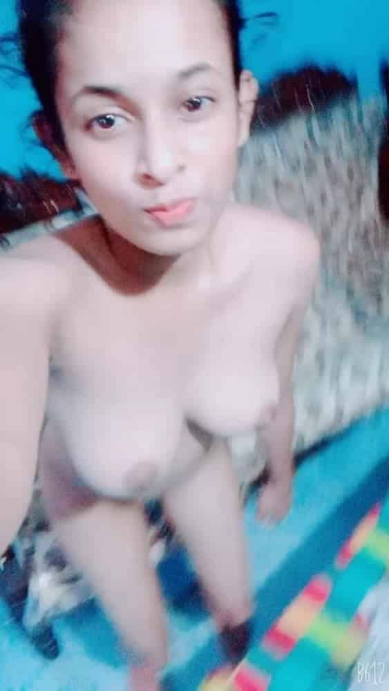 Cute girl’s sexy Tamil nude pics for her lover 2