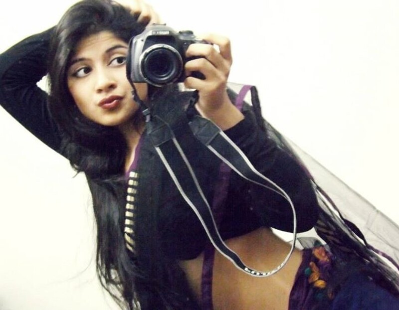 Cute girl stripping saree and nipple slip pic 4