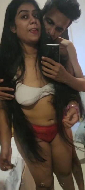 Cute girlfriend blowjob to horny boyfriend 1