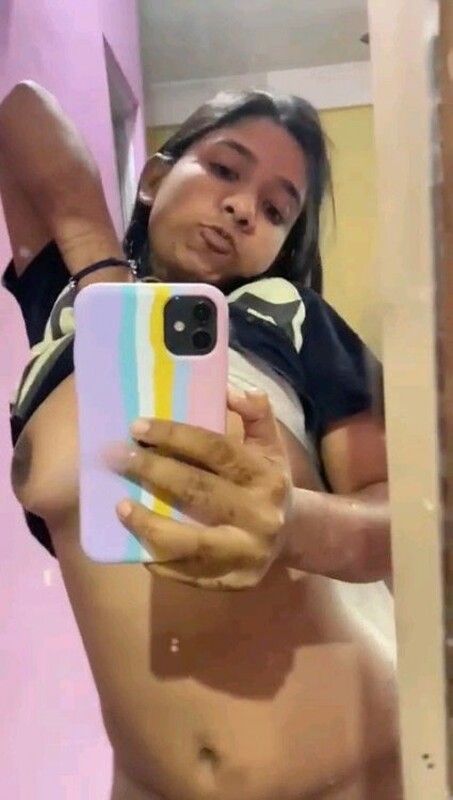 Cute Indian 18yo teenager nude selfies for lover 2
