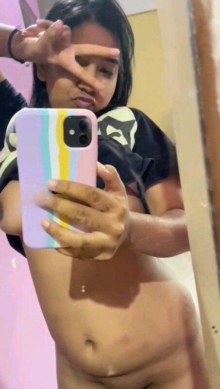 Cute Indian 18yo teenager nude selfies for lover 7