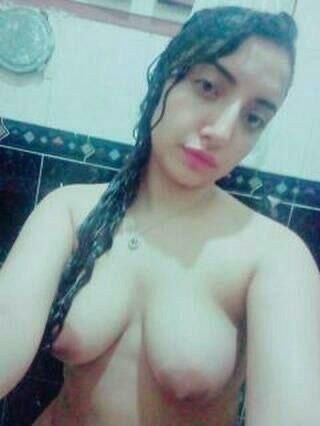 Cute Indian bathing girl private body parts show 4