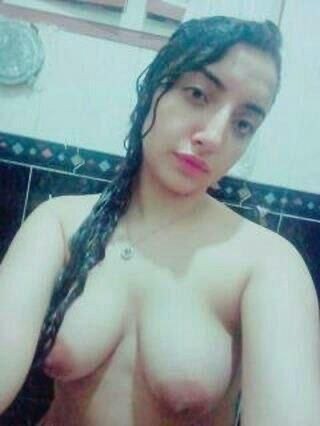 Cute Indian bathing girl private body parts show 5