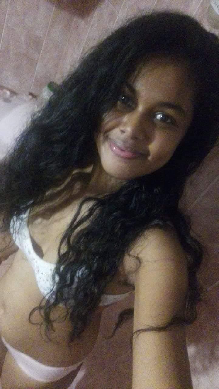 Cute Indian beauty nude selfies 2