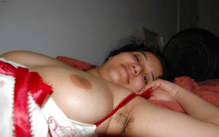 Cute Indian Bhabhi pics 5