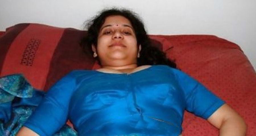 Cute Indian Bhabhi pics 6