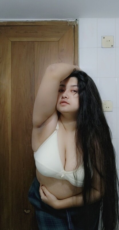 Cute Indian girl big boobs photos leaked online 4