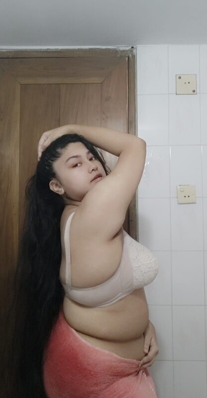Cute Indian girl big boobs photos leaked online 5