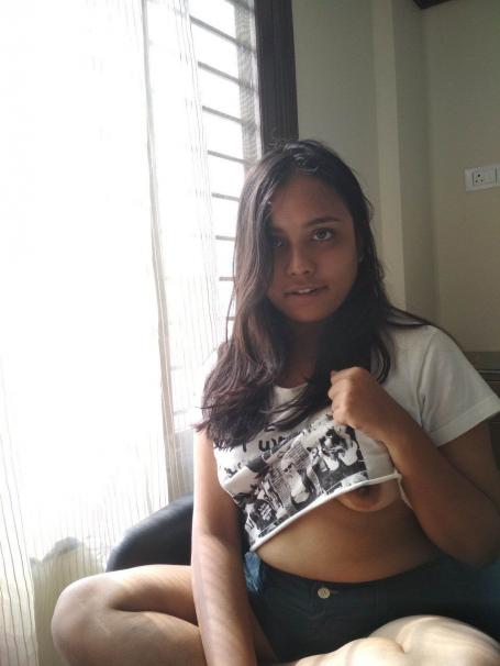 Cute Indian girl nude sex and blowjob photos 3