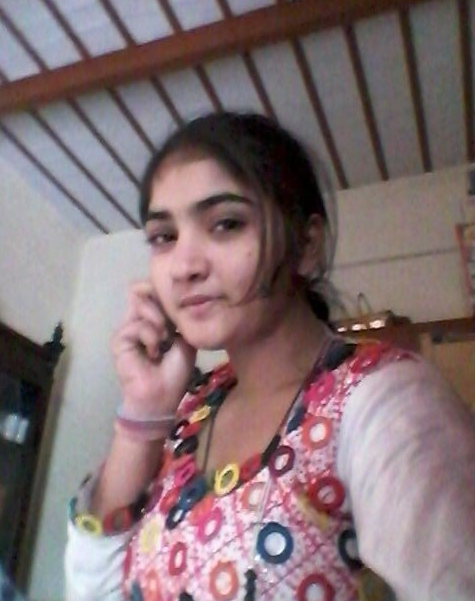 Cute Indian teen beauty boobs pics 11